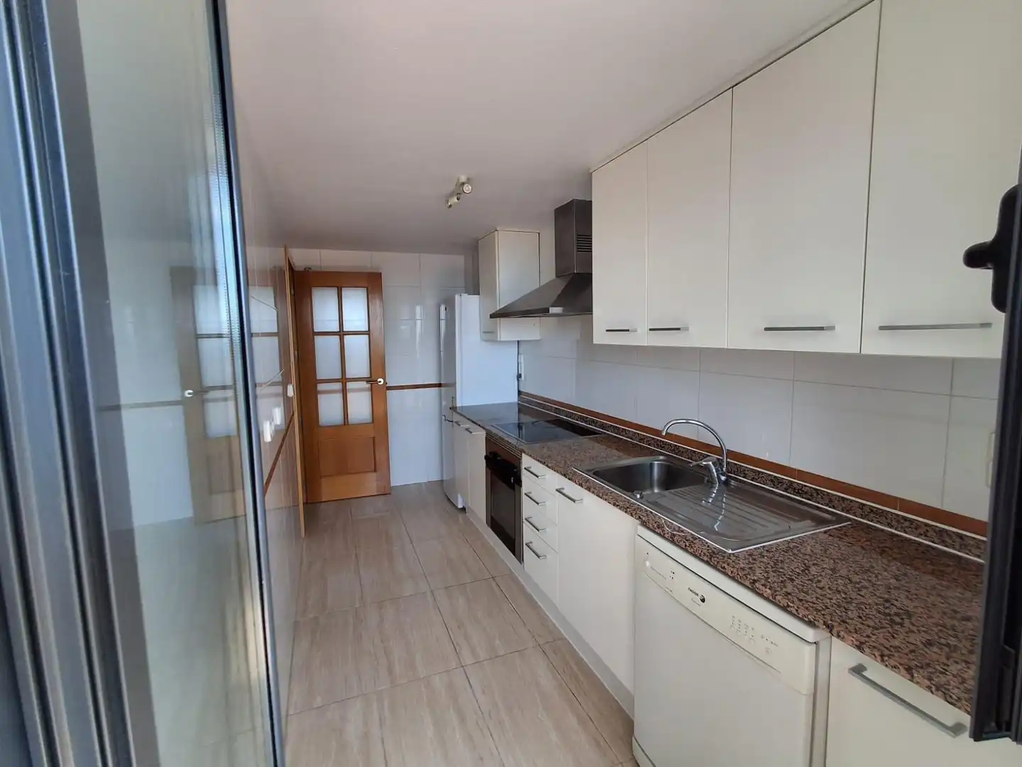 Appartement compact avec piscine à louer à MESTRAL 6, imagen 21