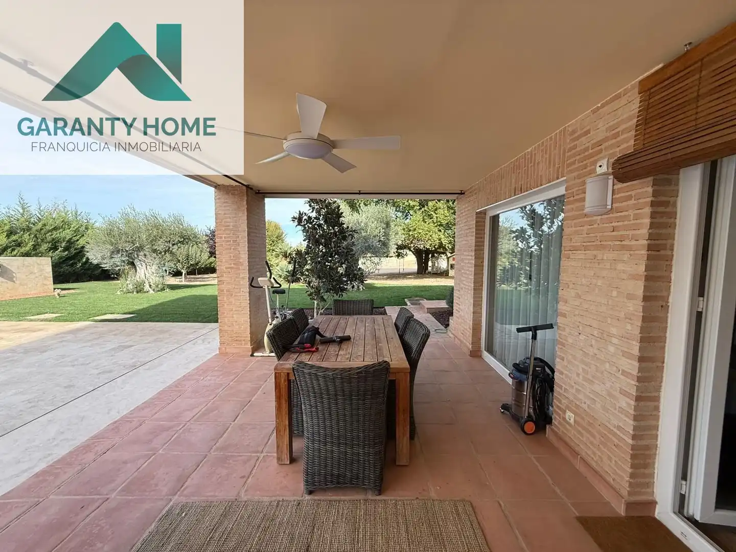 Jardín de Casa adosada en venta en Layos con Aire acondicionado, Calefacción y Jardín privado