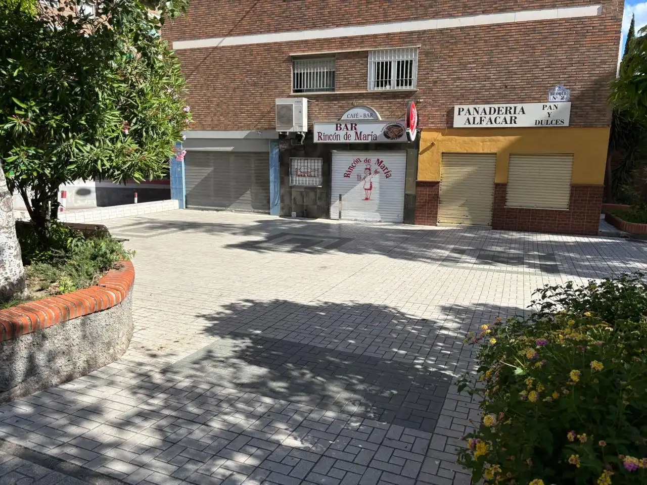 Parking of Commercial properties for sale in Granada  with Air Conditioner