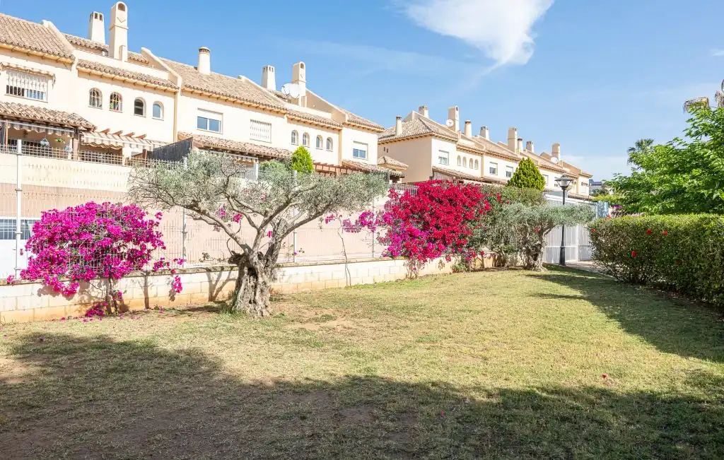 Terraced house with pool for sale in Calle Adarves de Calypso, imagen 37