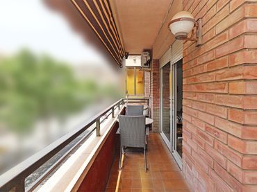 Piso con balcón en venta en Sants - Montjuïc