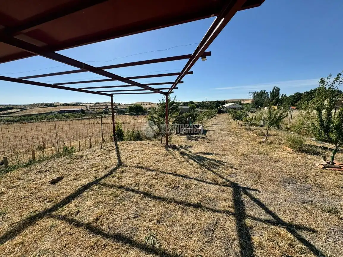 Casa con jardín en venta en Valdeverdeja, imagen 11