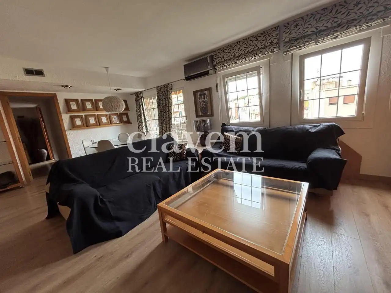 Living room of Flat for rent in Barcelona  with Heating, Furnished and Community pool