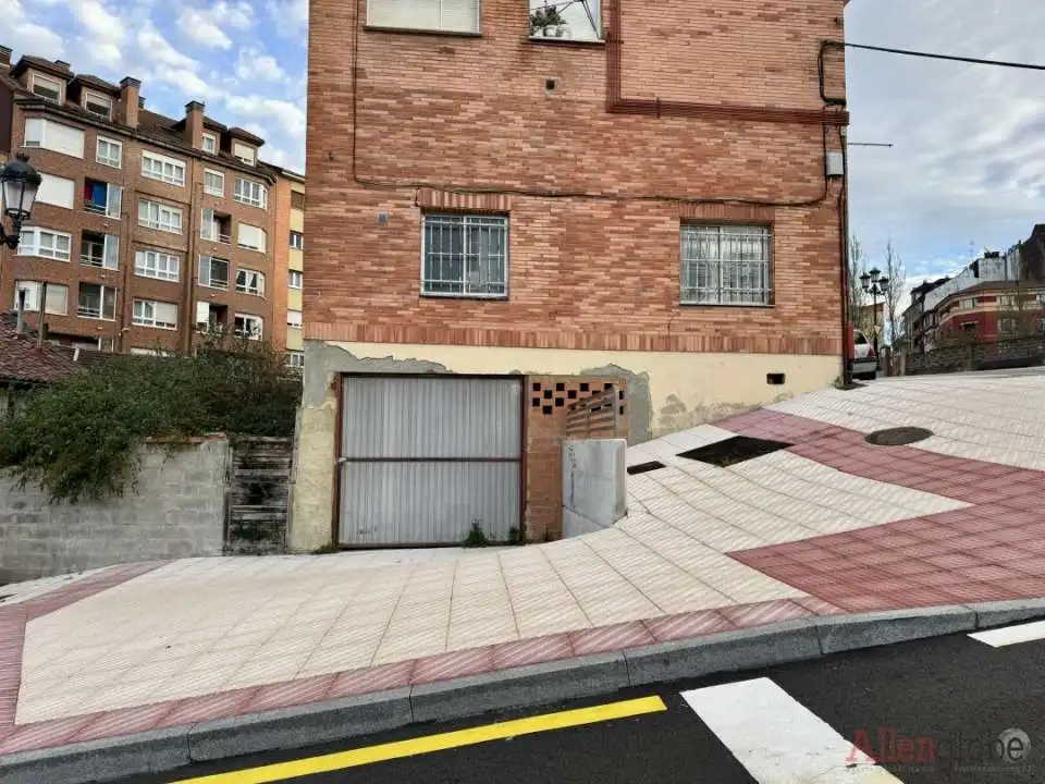 Vista exterior de Local de lloguer en San Lázaro - Otero - Villafría