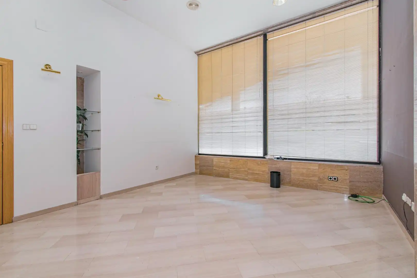 Sala de estar de Local en venta en Granada con Aire acondicionado