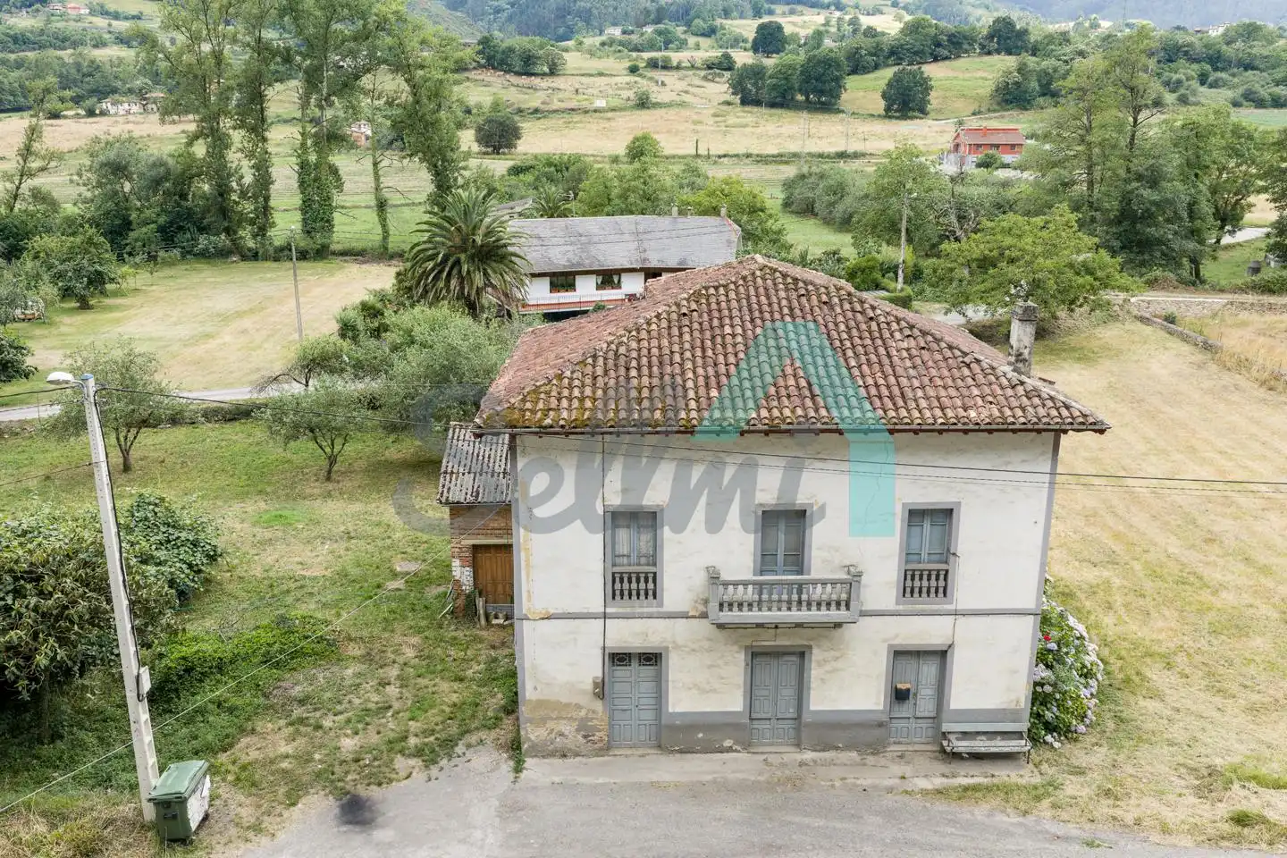 Vista exterior de Casa o chalet en venta en Salas con Calefacción, Jardín privado y Parquet