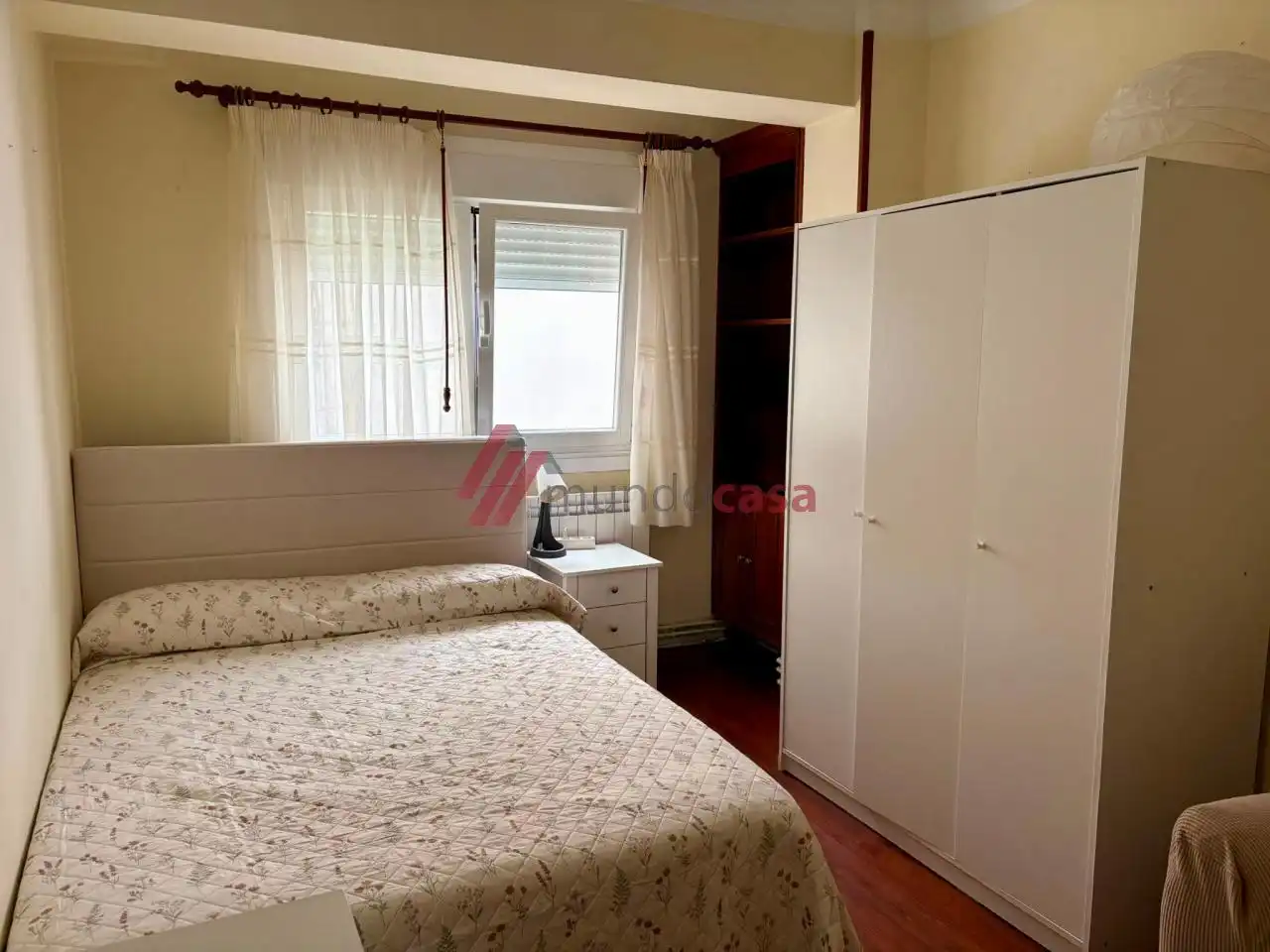Habitación de Piso de alquiler en Ferrol con Calefacción, Parquet y Amueblado