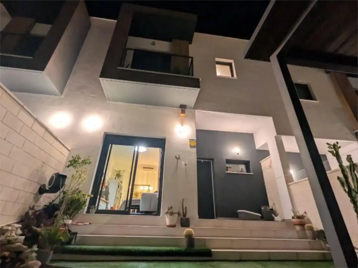Vista exterior de Casa o chalet en venta en  Almería Capital con Aire acondicionado, Piscina y Balcón