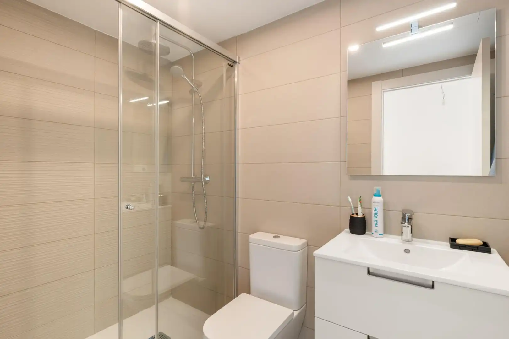 Bany de Apartament en venda en Estepona amb Aire condicionat, Calefacció i Terrassa