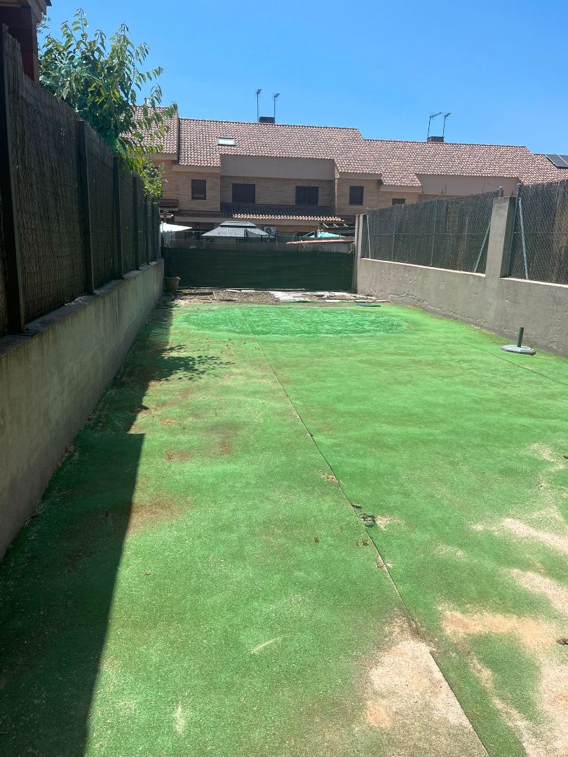Jardí de Casa o xalet en venda en Navalcarnero amb Calefacció, Jardí privat i Parquet