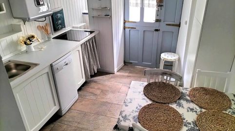 Foto 4 von Einfamilien-Reihenhaus zum Verkauf in Calle del Comercio, 42, Castropol, Asturias