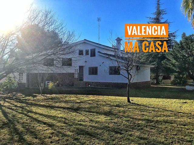 Casa-chalet en Alquiler en Serra