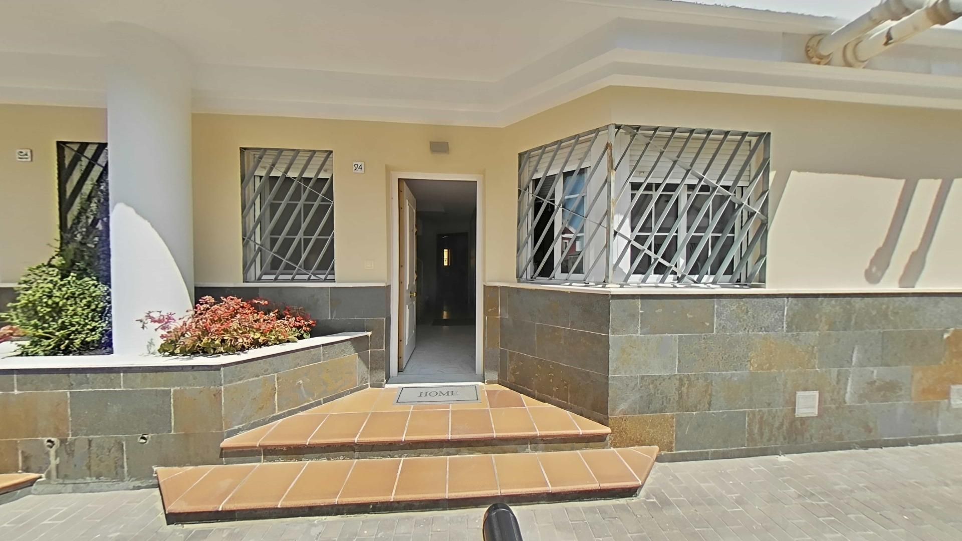 Single-family semi-detached to rent in Montequinto  with Air Conditioner