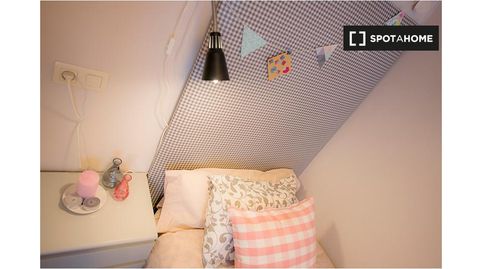 Photo 3 of Room in Solokoetxe, Bilbao
