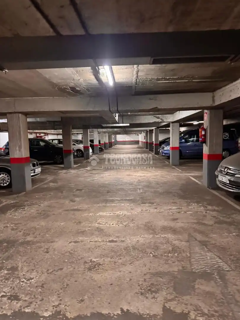 Parkplatz von Garage zur Miete in Alcobendas