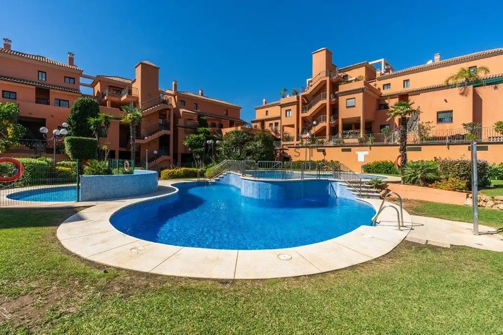 Pis amb piscina en venda a Mirador de Santa Mª Golf
