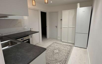 Kitchen of Flat to share in  Barcelona Capital  with Air Conditioner, Heating and Terrace