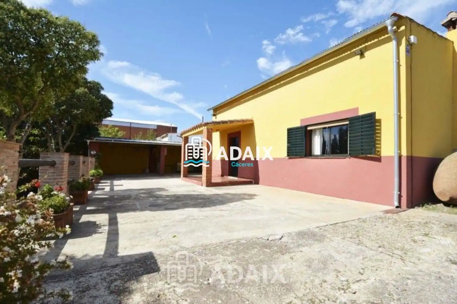 Jardí de Casa o xalet en venda en Cáceres amb Aire condicionat, Terrassa i Traster