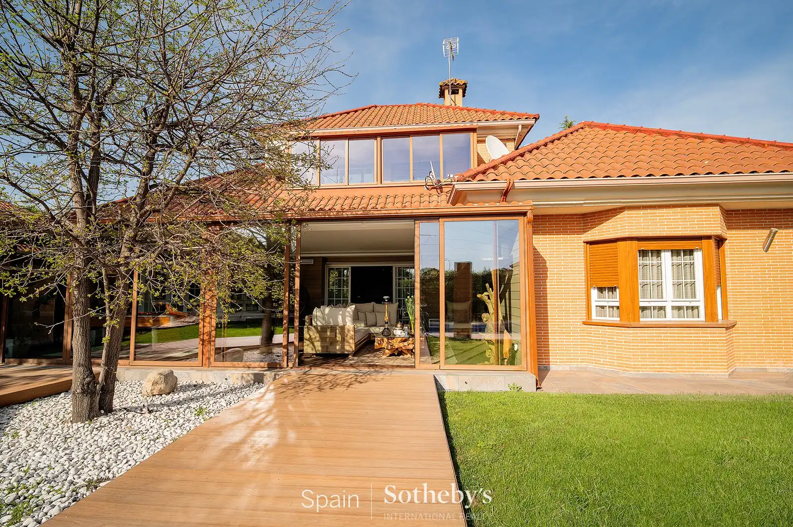 Vista exterior de Casa o chalet de alquiler en Villaviciosa de Odón con Jardín privado, Terraza y Trastero