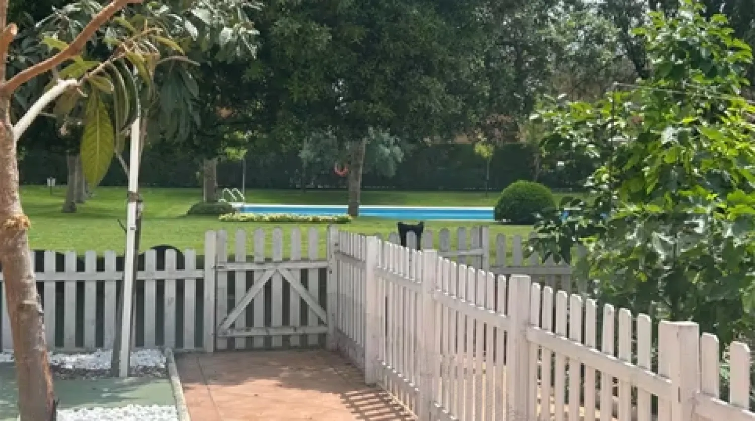 Garden of House or chalet to rent in Gelves  with Air Conditioner, Private garden and Storage room
