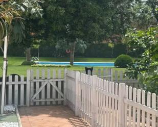 Garden of House or chalet to rent in Gelves  with Air Conditioner, Private garden and Storage room