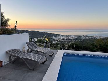 Maison avec piscine à vendre à Torrox Pueblo