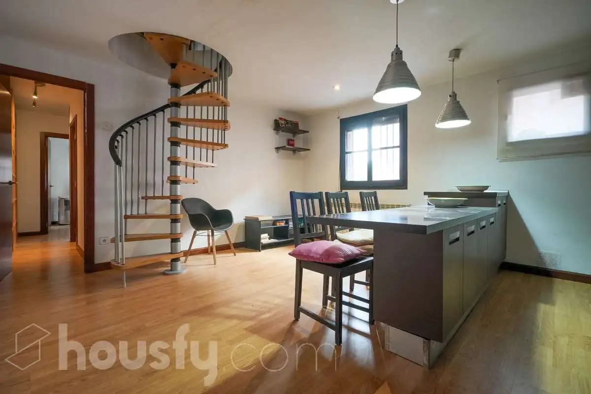 Wohnzimmer von Dachboden zum Verkauf in  Madrid Capital