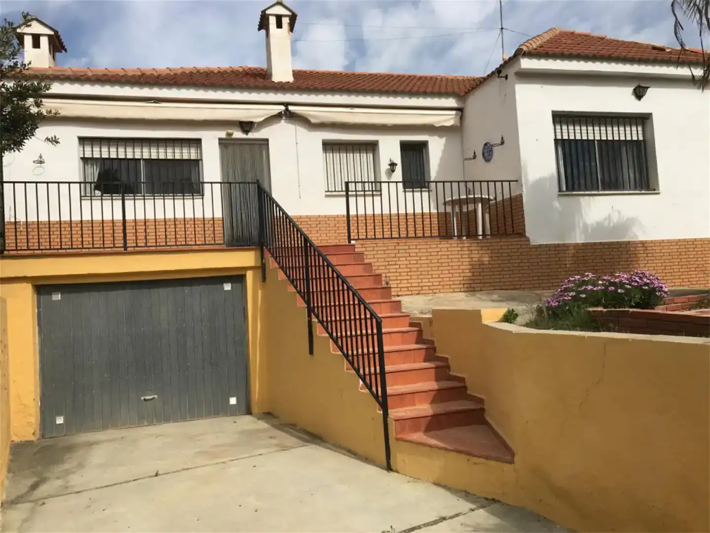 Vista exterior de Casa o xalet en venda en Náquera amb Aire condicionat