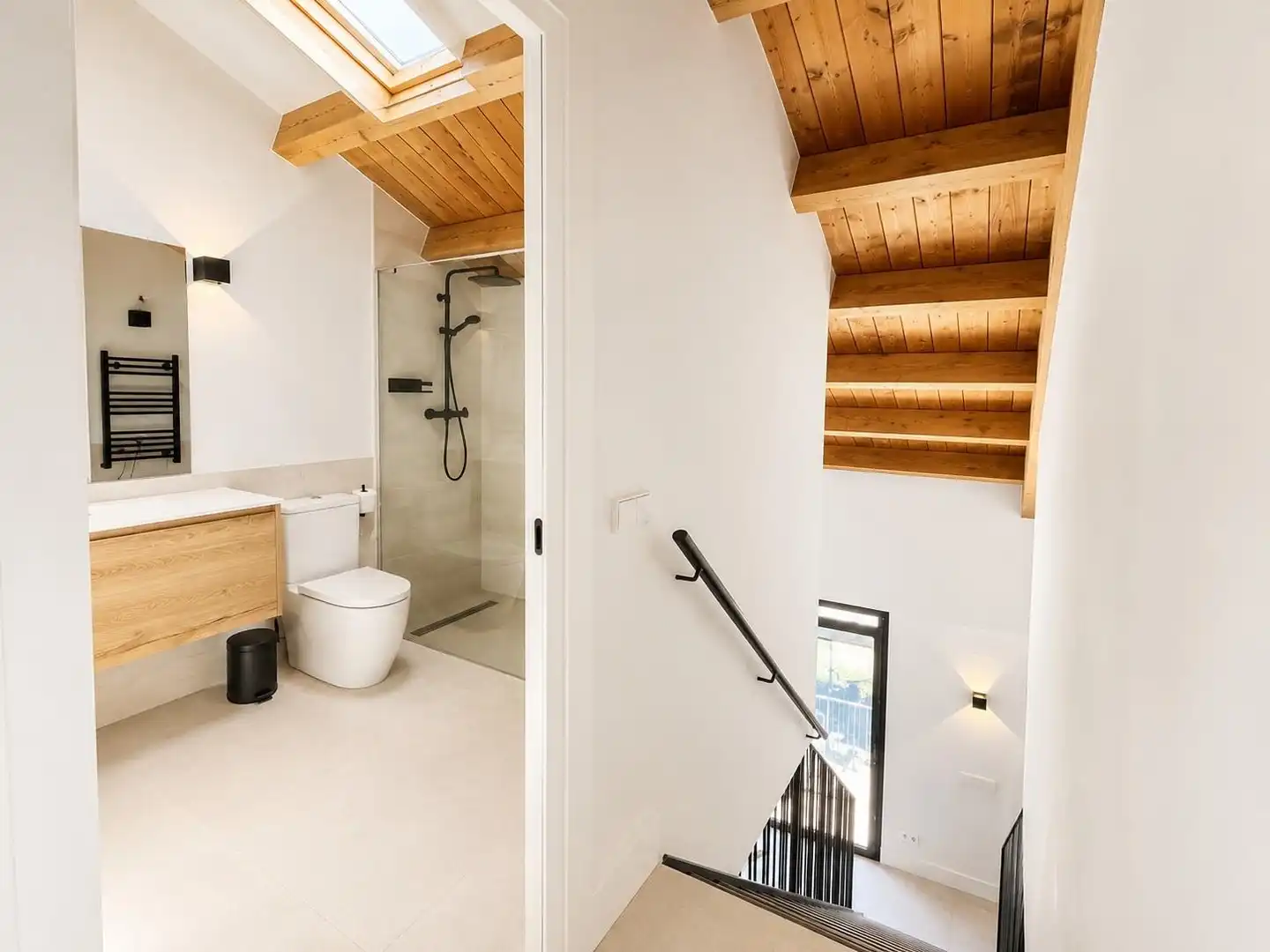 Baño de Dúplex de alquiler en Torrelodones con Aire acondicionado, Calefacción y Balcón