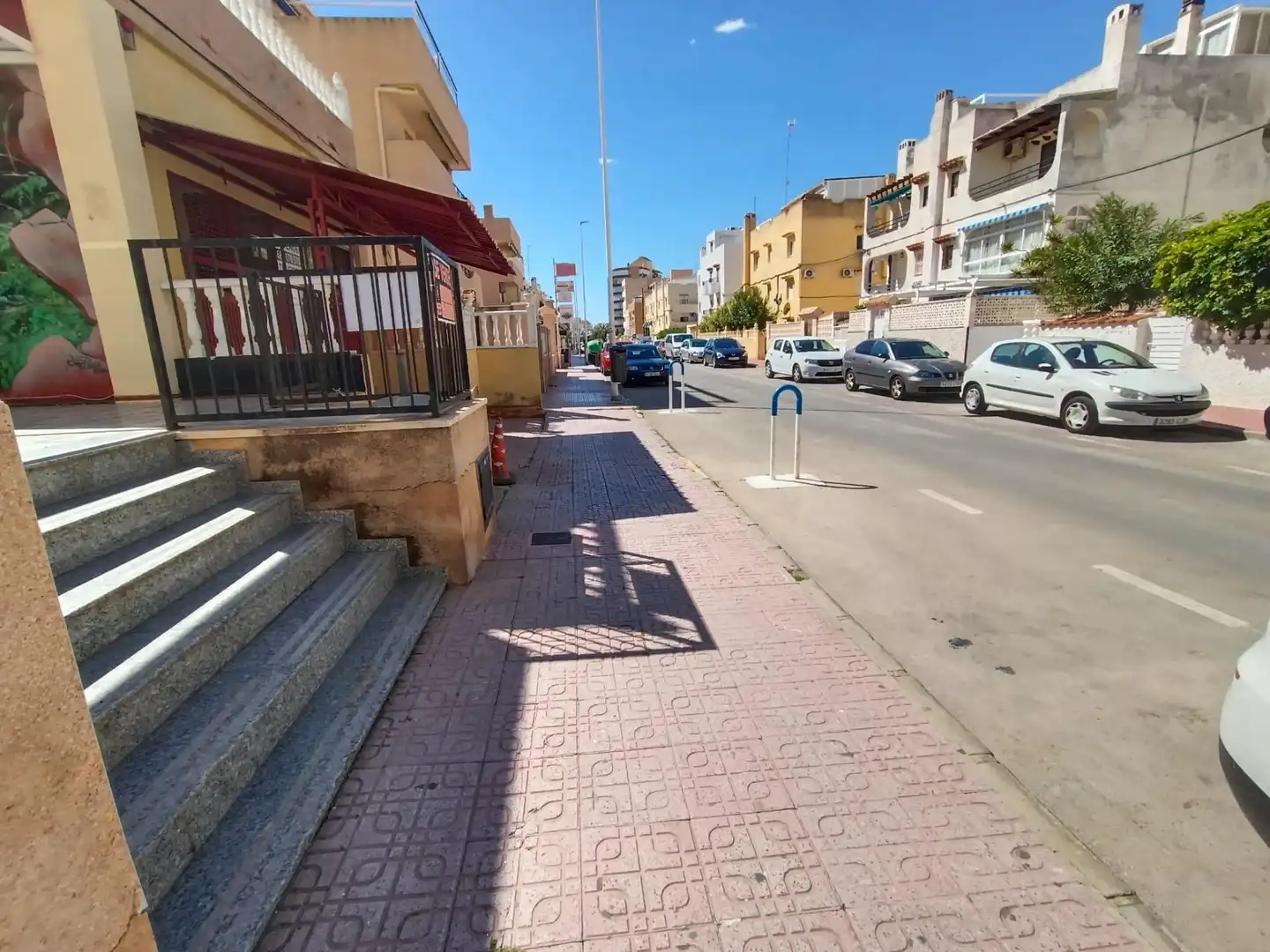 Vista exterior de Local en venta en Torrevieja con Aire acondicionado, Terraza y Amueblado