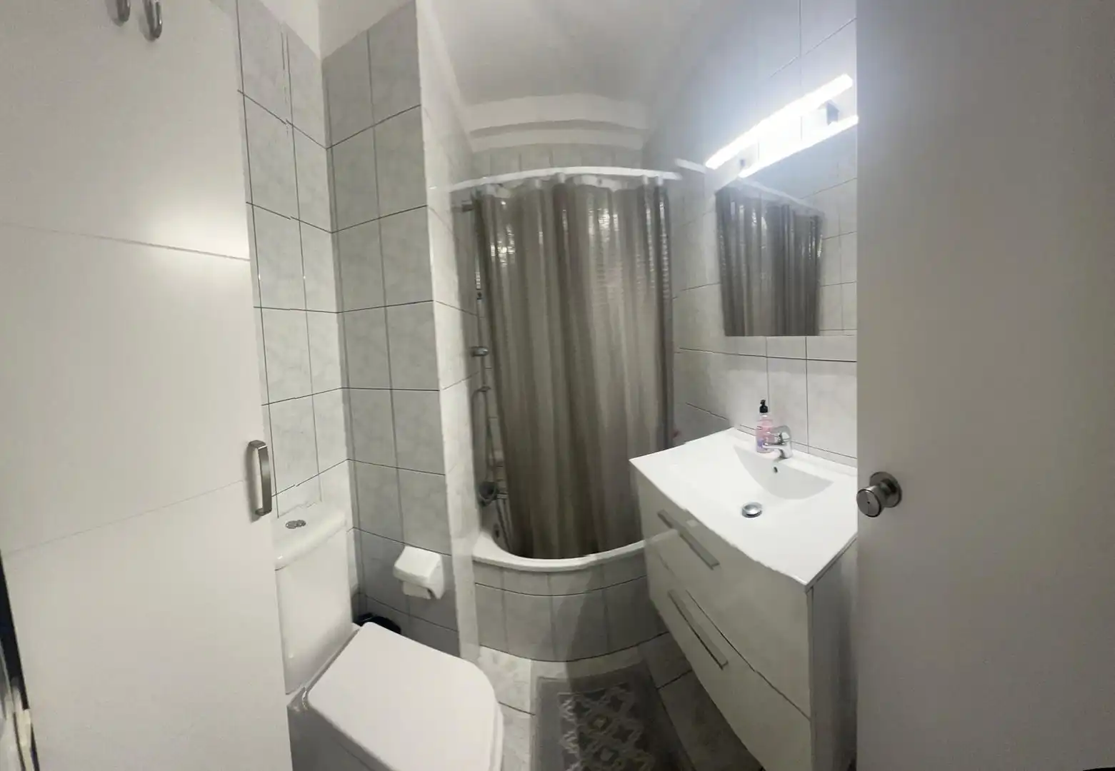 Bathroom of Study for rent in Puerto de la Cruz  with Furnished, Balcony and Community pool