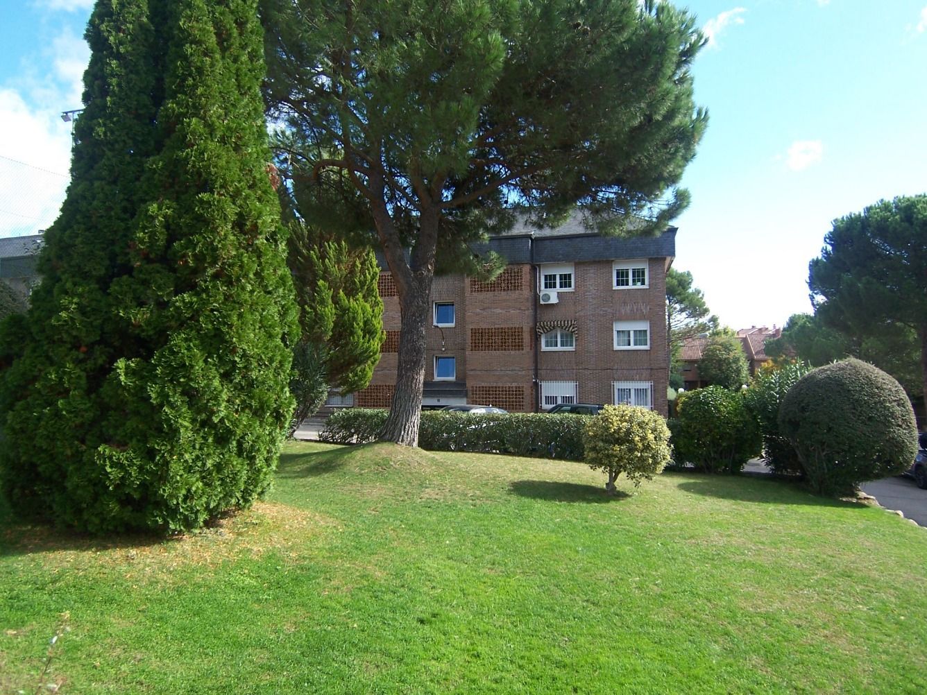 Exterior view of Flat to rent in Torrelodones  with Heating, Parquet flooring and Oven