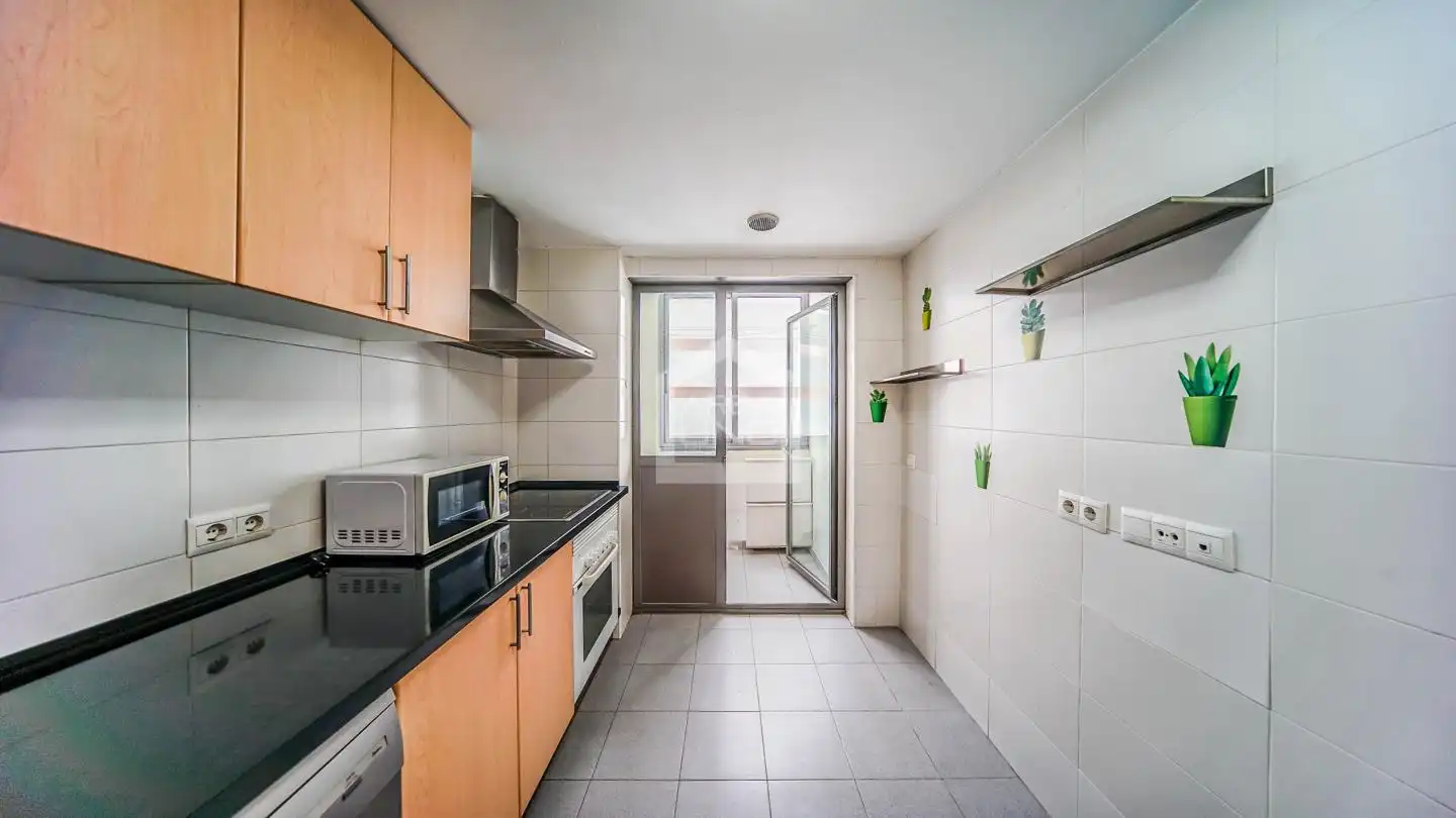 Cocina de Planta baja en venta en Alcorcón con Calefacción, Trastero y Piscina comunitaria