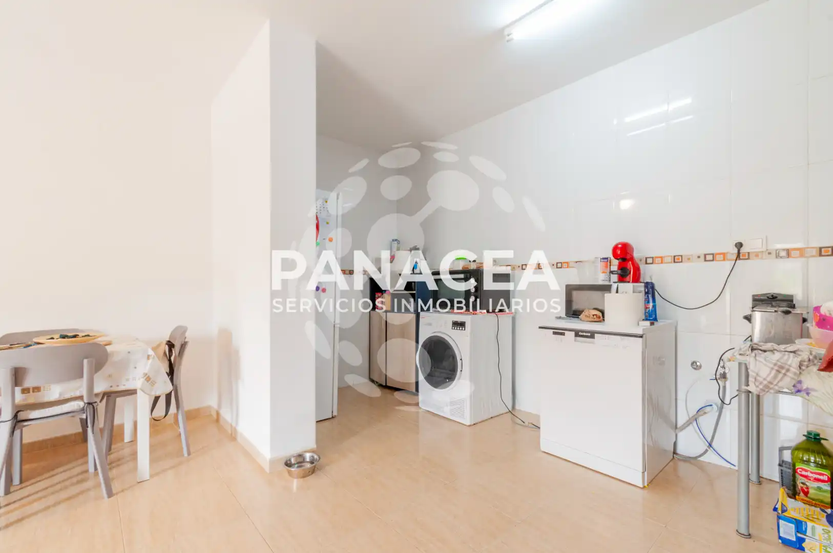 Piso en venta en El Ejido con Amueblado, TV y Balcón