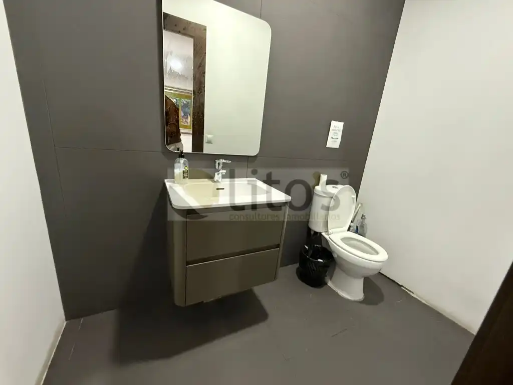 Badezimmer von Büro zur Miete in Dos Hermanas