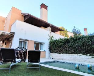 Jardí de Casa adosada en venda en Rivas-Vaciamadrid amb Terrassa i Piscina