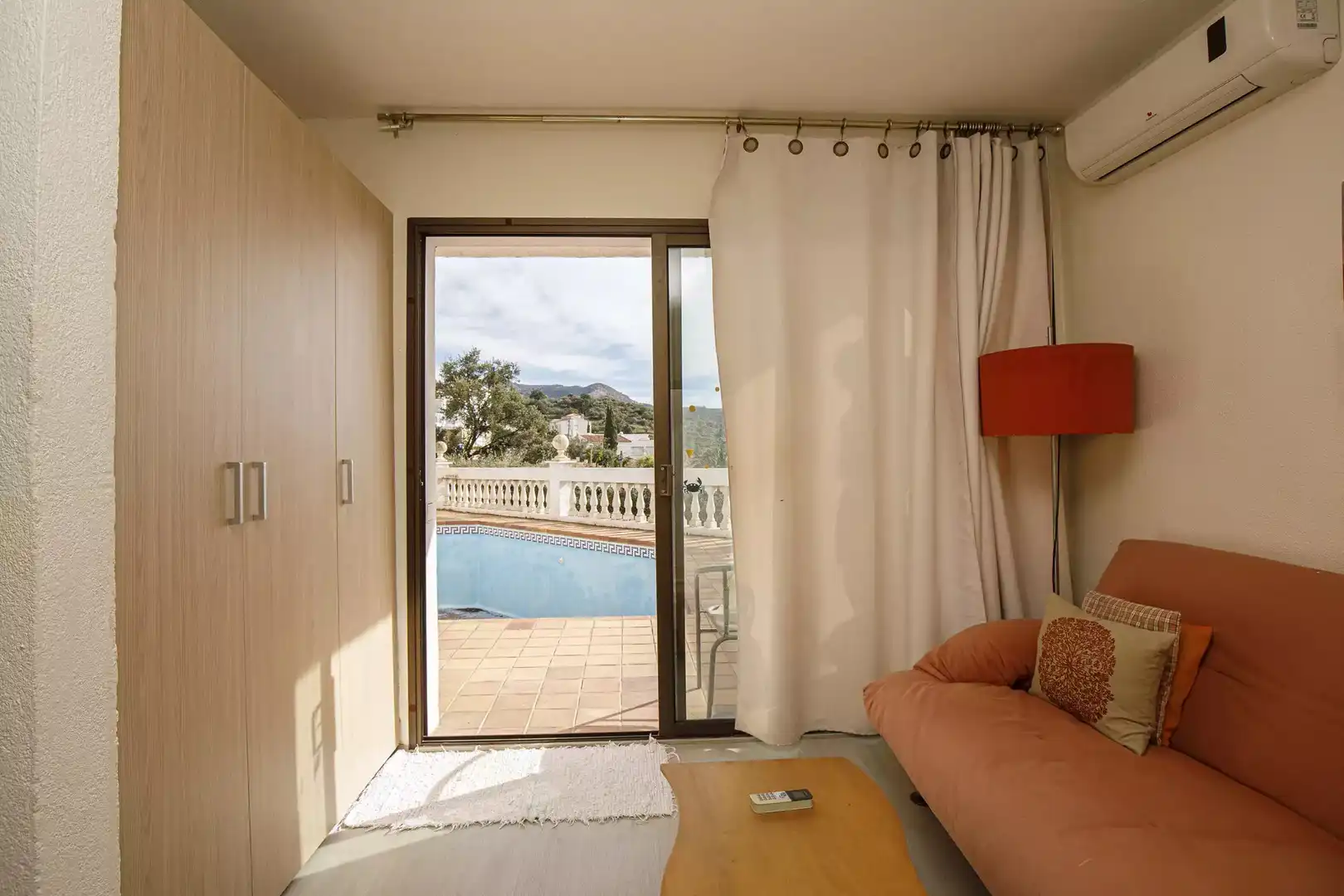 Dormitori de Casa o xalet en venda en Roses amb Aire condicionat, Calefacció i Jardí privat