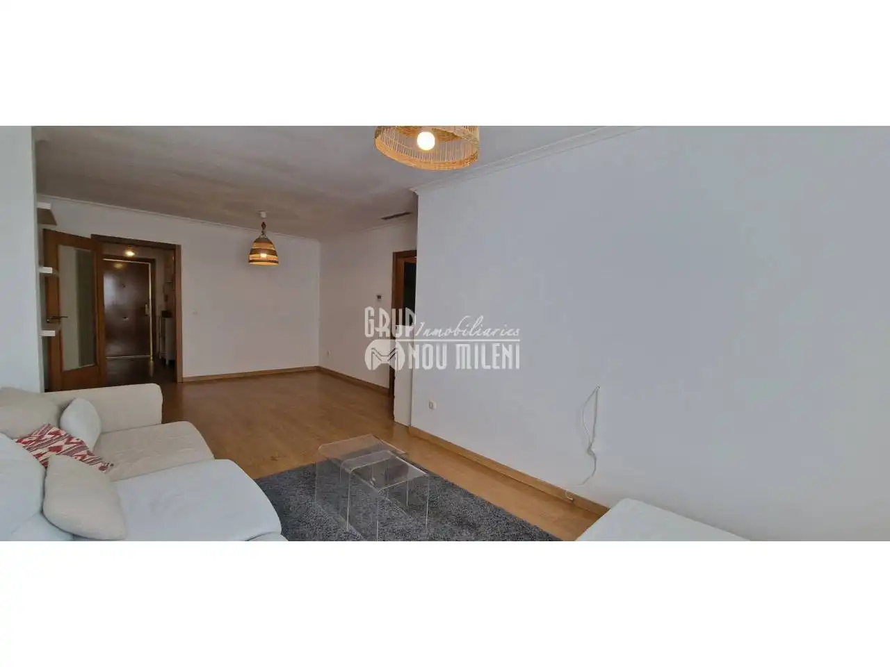 Bedroom of Flat for rent in Silla  with Air Conditioner, Heating and Parquet flooring