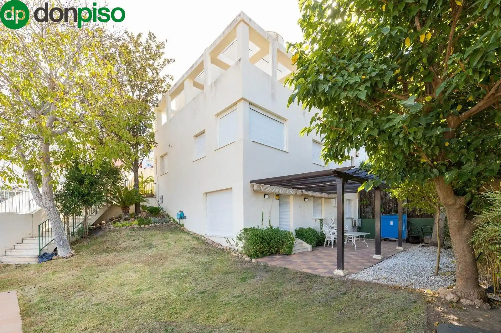 Vista exterior de Casa o chalet en venta en Granada con Aire acondicionado, Calefacción y Jardín privado