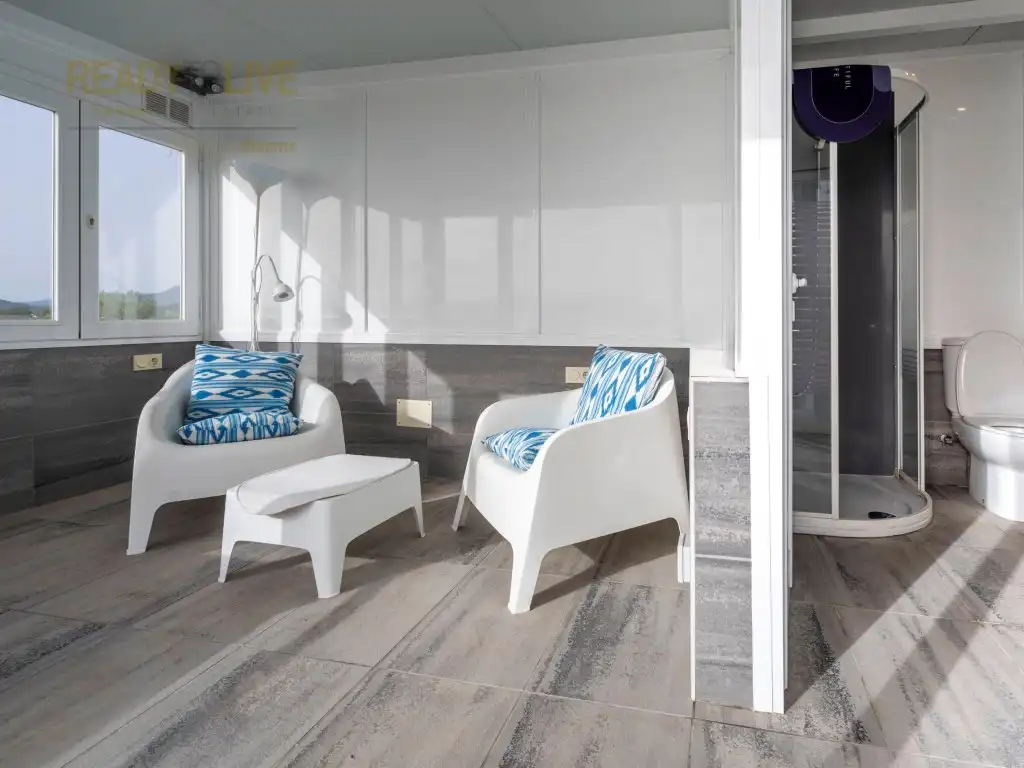 Schlafzimmer von Dachboden zum Verkauf in Pollença mit Klimaanlage, Terrasse und Waschmaschine
