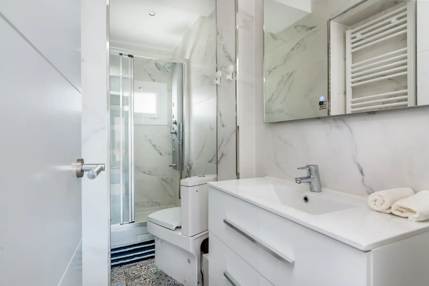 Baño de Piso en venta en Barcelona con Aire acondicionado, Calefacción y Amueblado