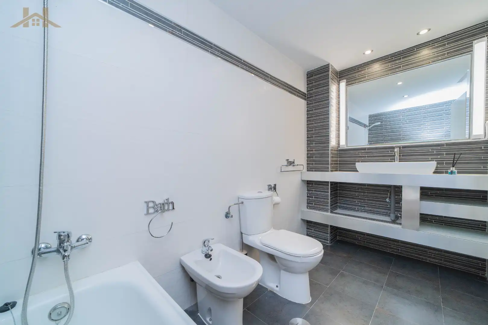 Baño de Ático en venta en Fuenlabrada con Aire acondicionado, Calefacción y Terraza