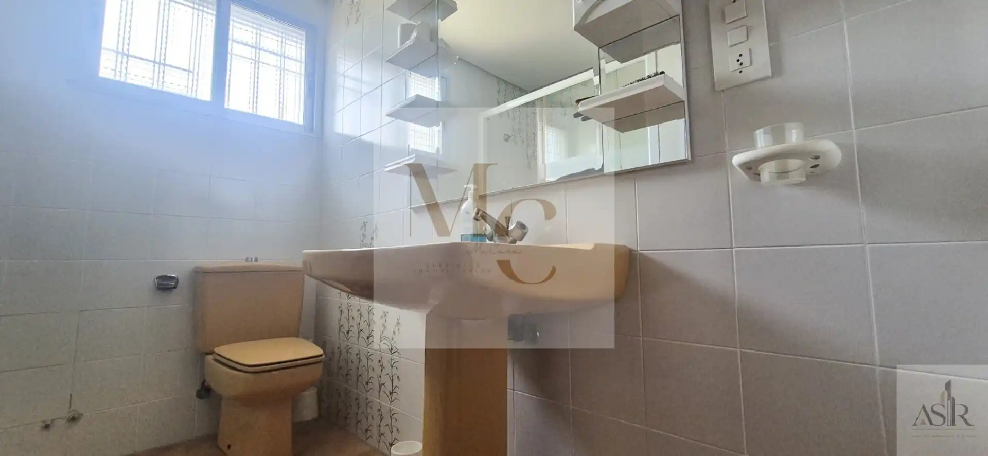 Bany de Casa o xalet en venda en Benifaió amb Terrassa, Traster i Piscina