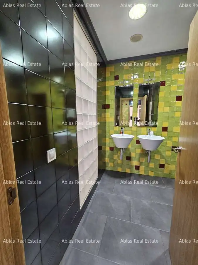 Badezimmer von Fabrikhallen zur Miete in Catarroja