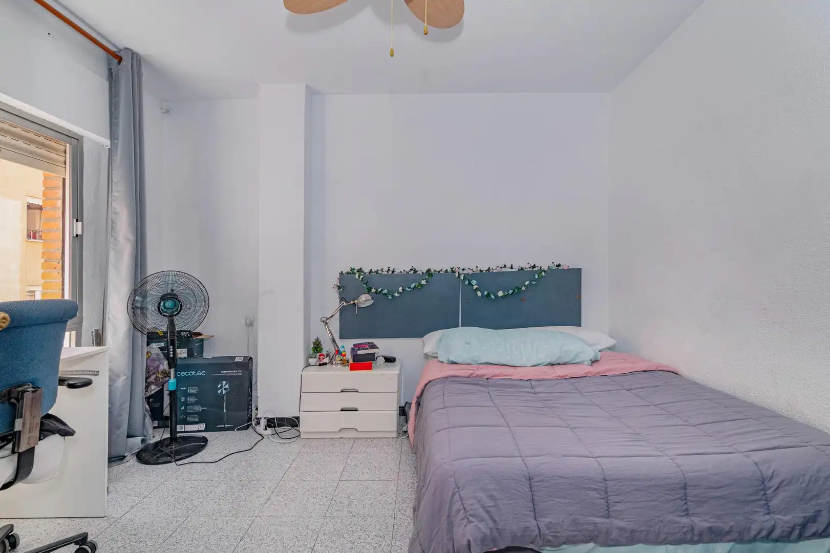 Habitación de Piso en venta en Granada con Amueblado