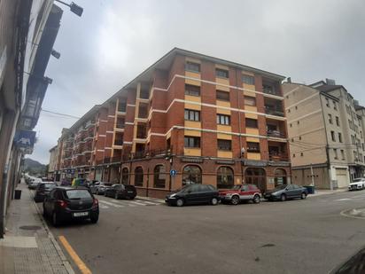 Vista exterior de Pis en venda en Villaviciosa amb Terrassa