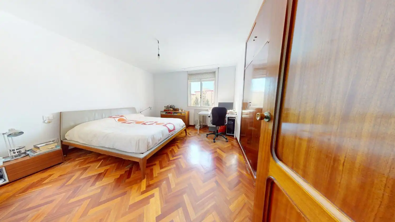 Bedroom of Flat for sale in Sevilla  with Air Conditioner and Terrace