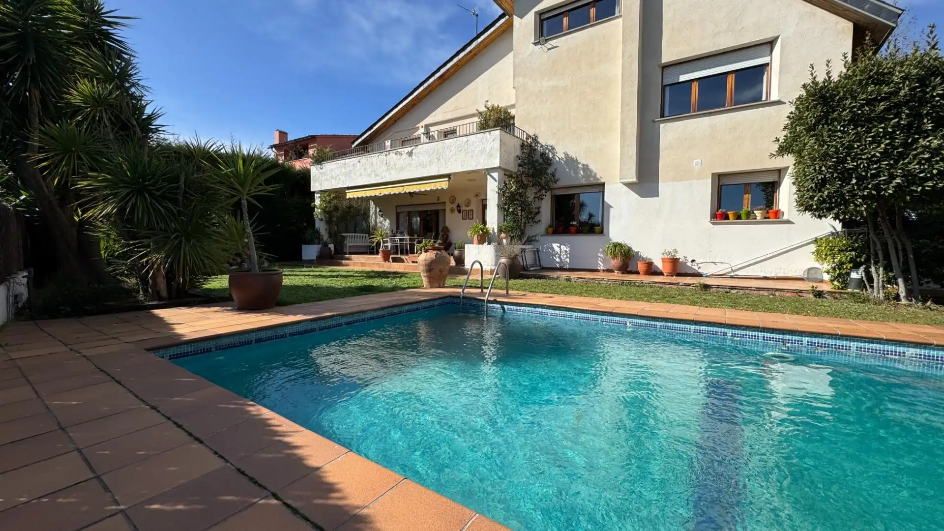 Swimming pool of Houses for sale in Sant Cugat del Vallès  with Heating, Private garden and Parquet flooring
