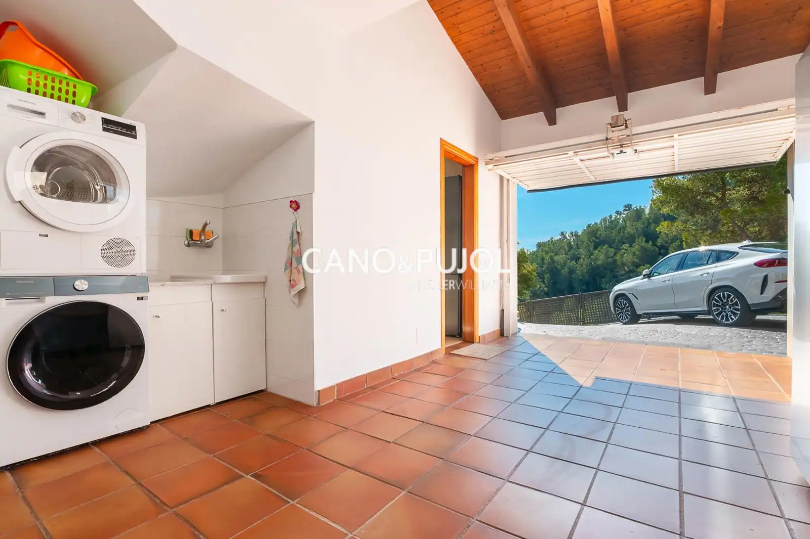 Casa o chalet en venta en Corbera de Llobregat con Calefacción, Terraza y Trastero