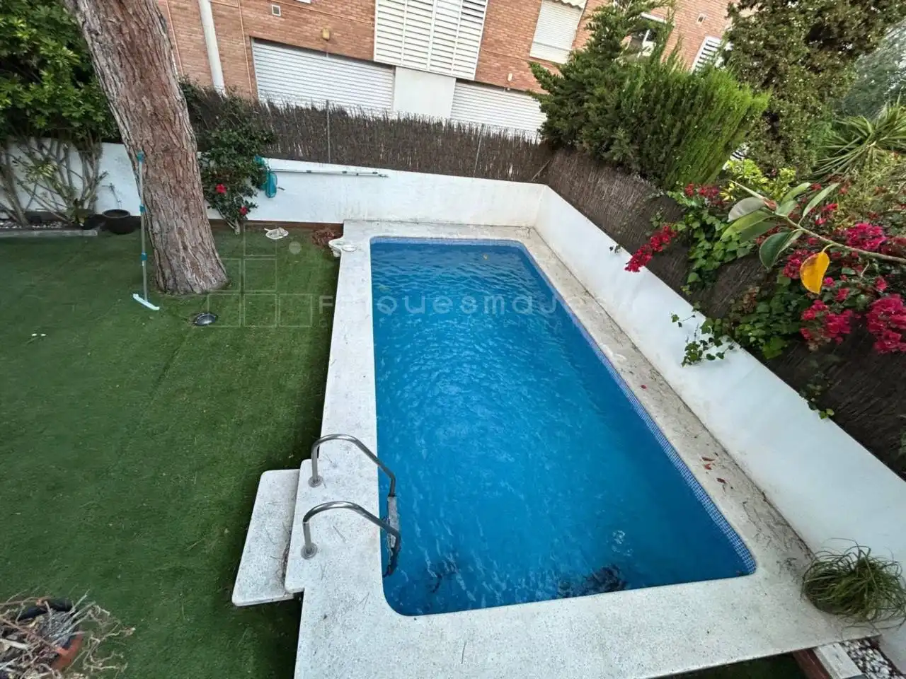 Swimming pool of Houses for sale in Castelldefels  with Air Conditioner, Heating and Private garden